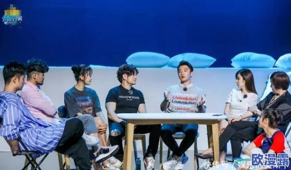 女同学的初次体验：紧张与兴奋交织的美好瞬间，探索青春中的悸动与成长