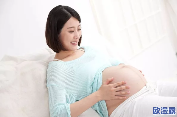 欧美孕妇挤奶孕交，真是让人感到震惊，这种现象背后究竟隐藏着什么？
