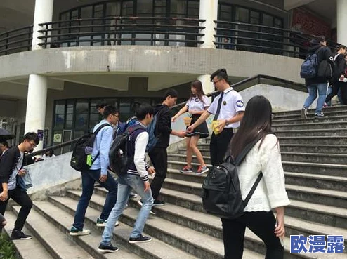 亚洲一区二区师生制服，设计独特，既体现了校园文化，又展现了青春活力