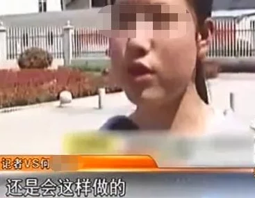 舔我的下面惊爆信息：这位网红竟然在直播中做出令人震惊的举动，引发网友热议和争议，瞬间登上热搜榜！