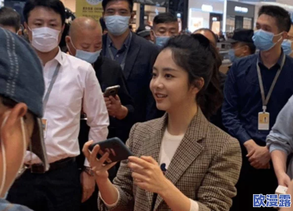 美女动态图真人后进式最新进展消息引发热议网友纷纷讨论其背后的创作理念与技术创新带来的视觉冲击力 美女动态图真人后进式最新进展消息引发热议网友纷纷讨论其背后的创作理念与技术创新带来的视觉冲击力
